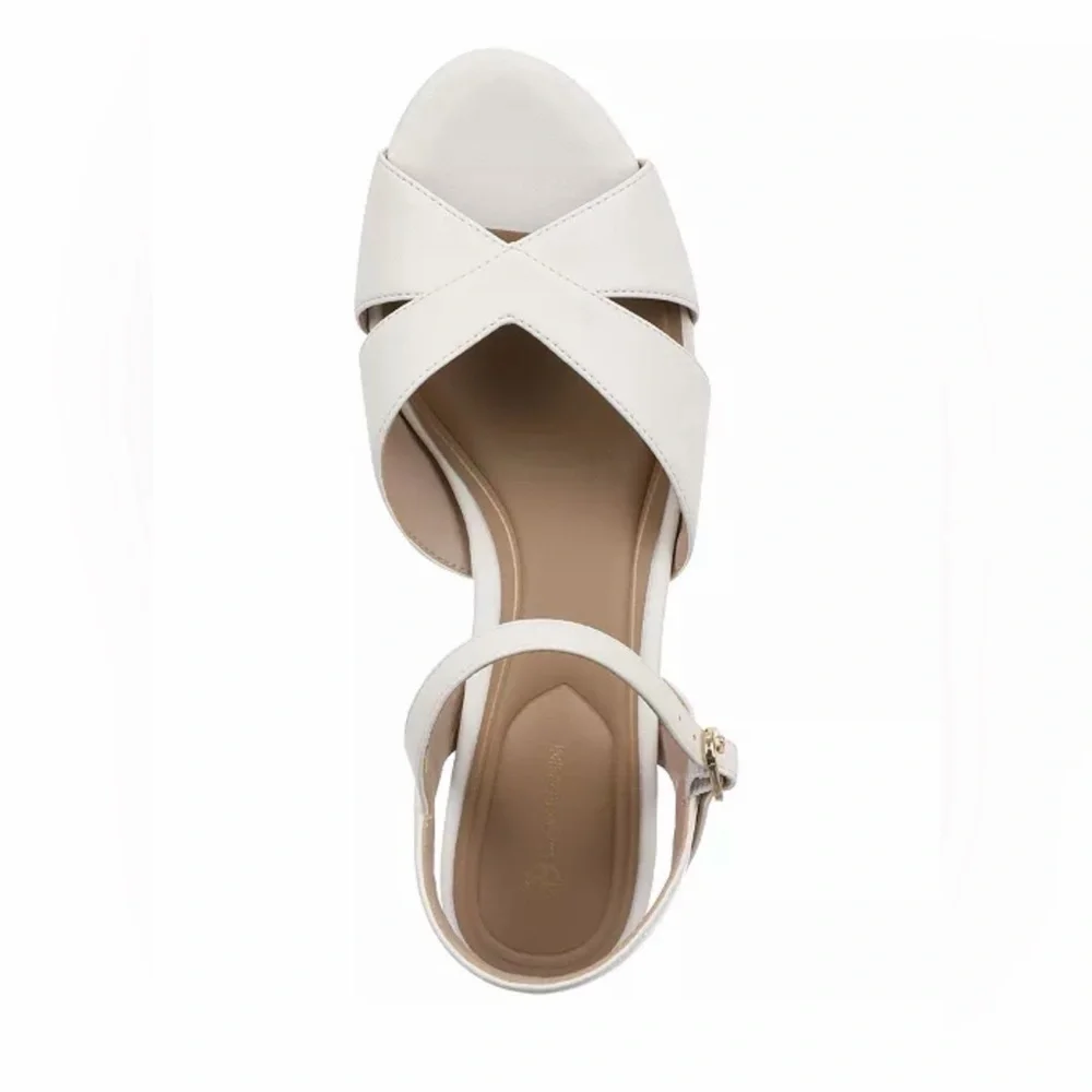 Giani Bernini White Platform Wedges